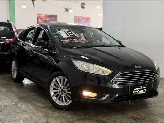 FORD-FOCUS-2.0 TITANIUM PLUS FASTBACK 16V FLEX 4P POWERSHIFT FORD-FOCUS-2017