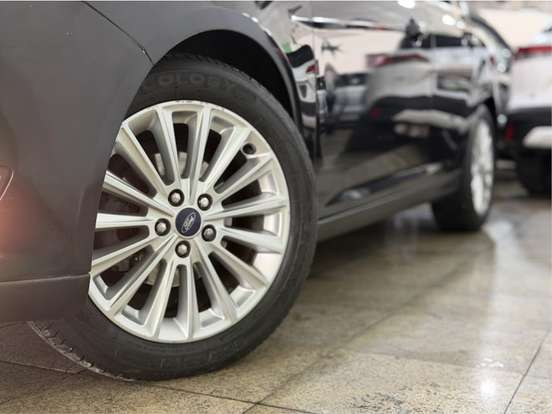 FORD-FOCUS-2.0 TITANIUM PLUS FASTBACK 16V FLEX 4P POWERSHIFT FORD-FOCUS-2017