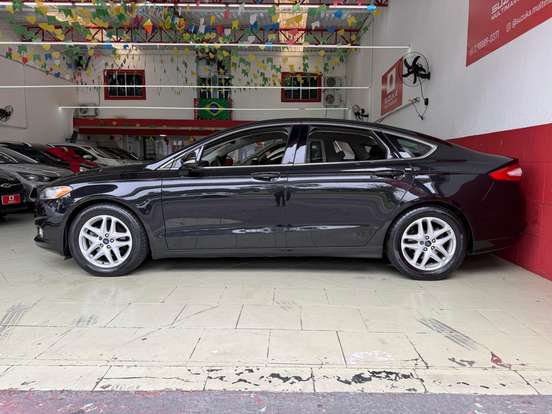 FORD-FUSION-2015