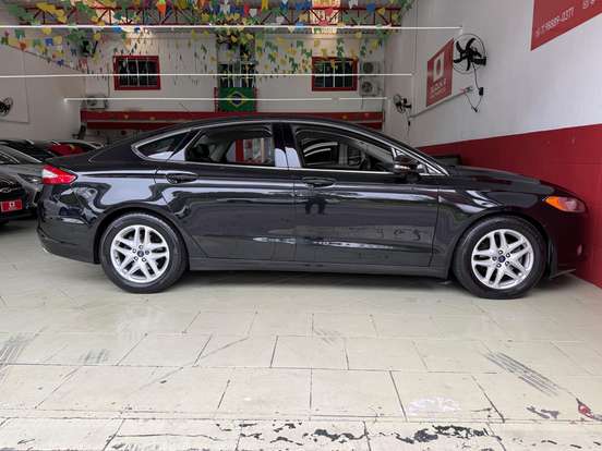 FORD-FUSION-2015