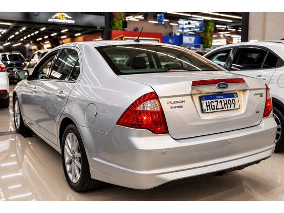 FORD-FUSION-2011