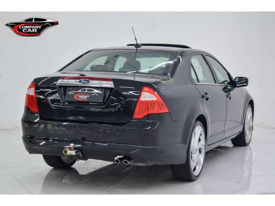 FORD-FUSION-2010
