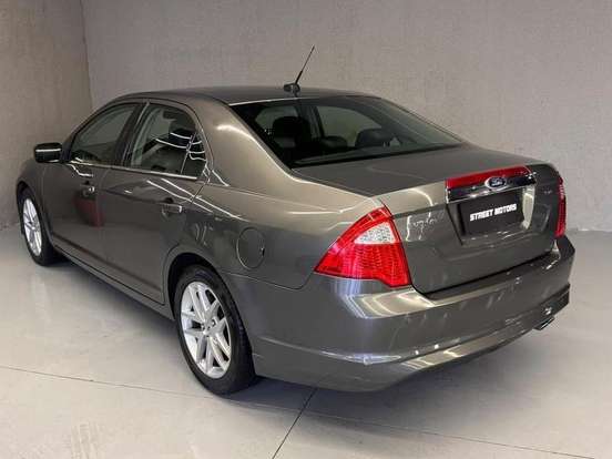 FORD-FUSION-2010