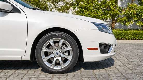 FORD-FUSION-2011