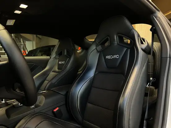 FORD-MUSTANG-2025
