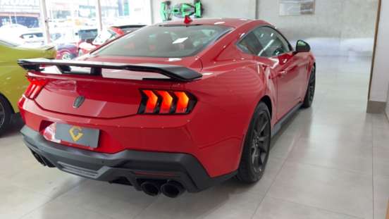 FORD-MUSTANG-2025