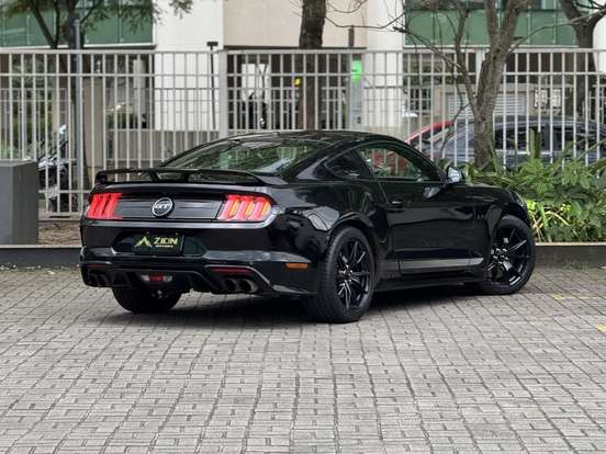 FORD-MUSTANG-2020