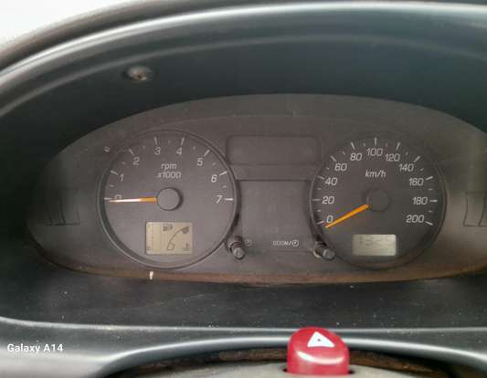 FORD-COURIER-2012