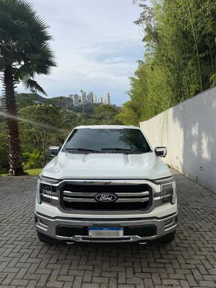FORD F-150 5.0 V8 GASOLINA CD LARIAT FX4 AUTOMÁTICO