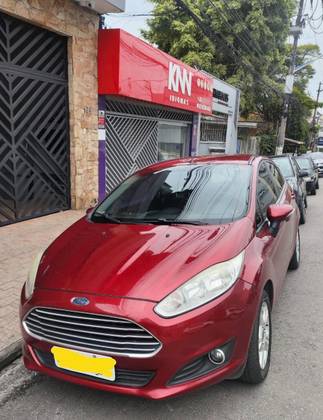 FORD FIESTA 1.6 SE HATCH 16V FLEX 4P POWERSHIFT