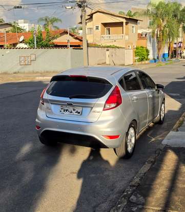 FORD-FIESTA-2014