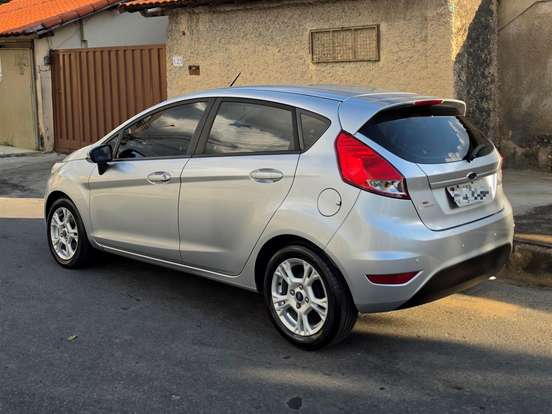 FORD-FIESTA-1.6 SE HATCH 16V FLEX 4P POWERSHIFT FORD-FIESTA-2014