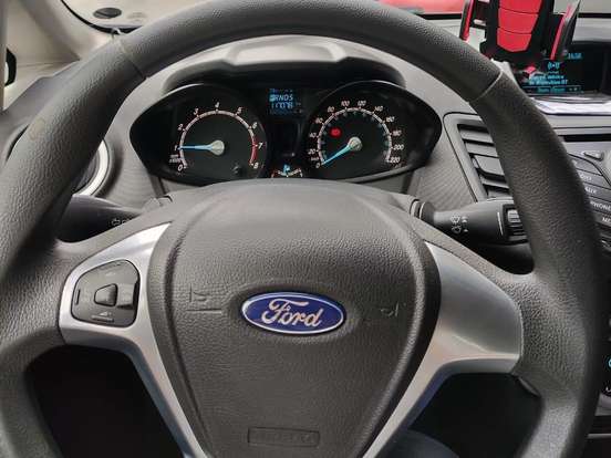 FORD-FIESTA-1.6 SE HATCH 16V FLEX 4P POWERSHIFT FORD-FIESTA-2014