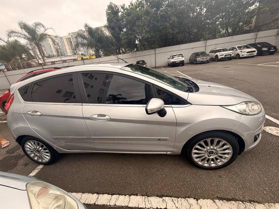 FORD FIESTA 1.6 TITANIUM HATCH 16V FLEX 4P POWERSHIFT