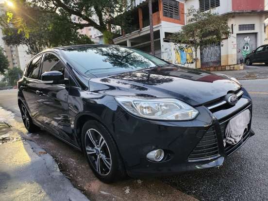 FORD-FOCUS-1.6 SE 16V FLEX 4P POWERSHIFT FORD-FOCUS-2013