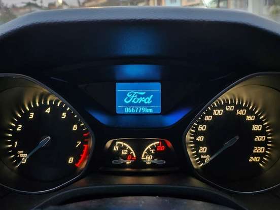 FORD-FOCUS-1.6 SE 16V FLEX 4P POWERSHIFT FORD-FOCUS-2013