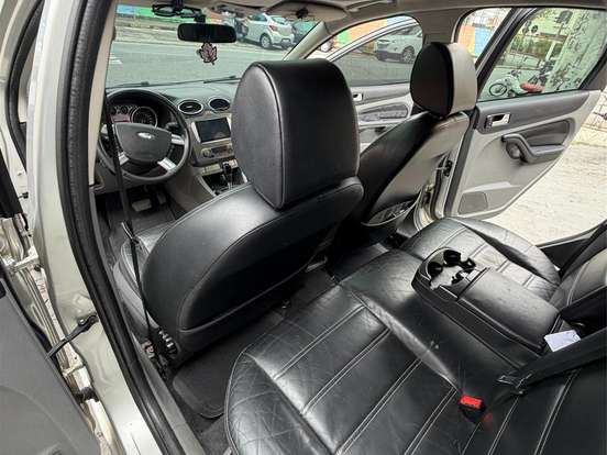 FORD-FOCUS-2.0 GHIA 16V GASOLINA 4P AUTOMÁTICO FORD-FOCUS-2008