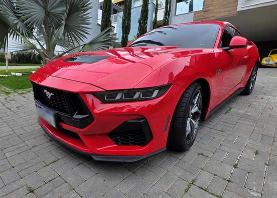 FORD-MUSTANG-2024