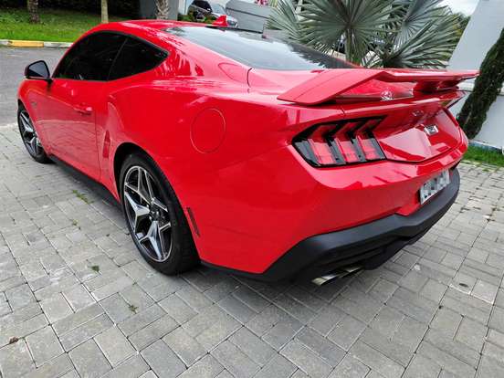 FORD-MUSTANG-2024