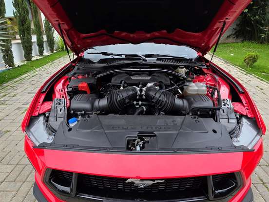 FORD-MUSTANG-2024
