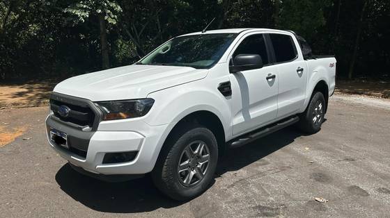 FORD RANGER 2.2 XLS 4X4 CD 16V DIESEL 4P AUTOMÁTICO
