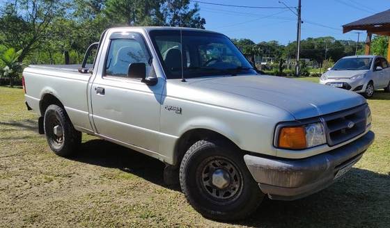 FORD RANGER 2.3 XL 4X2 CS 16V GASOLINA 2P MANUAL