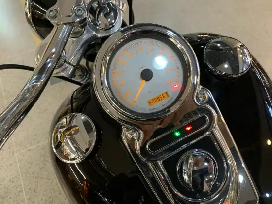 HARLEY-DAVIDSON-DYNA SUPER GLIDE CUSTOM HARLEY-DAVIDSON-DYNA SUPER GLIDE CUSTOM-2011