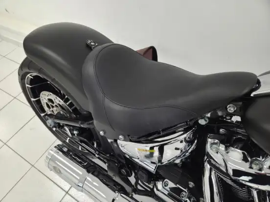 HARLEY-DAVIDSON-SOFTAIL BREAKOUT-2023