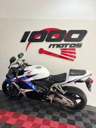 HONDA-CBR 600RR-2011