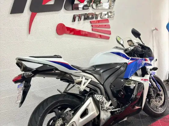 HONDA-CBR 600RR HONDA-CBR 600RR-2011