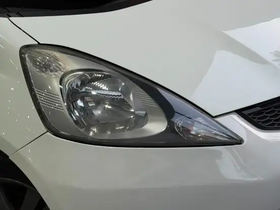 HONDA-FIT-2009