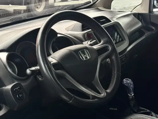 HONDA-FIT-2010