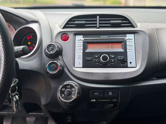 HONDA-FIT-2013