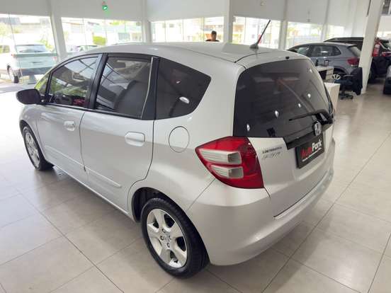HONDA-FIT-2009