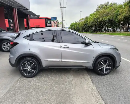 HONDA-HR-V-2021