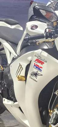 HONDA-CBR 1000RR-2010