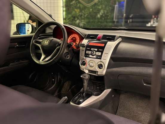 HONDA-CITY-1.5 LX 16V FLEX 4P AUTOMÁTICO HONDA-CITY-2011