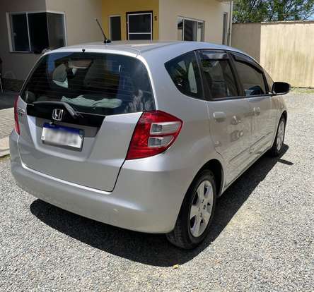 HONDA-FIT-2009