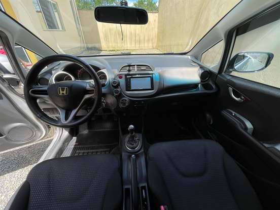 HONDA-FIT-2009