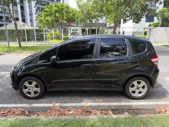 HONDA-FIT-2010