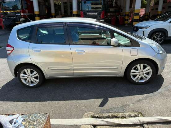 HONDA-FIT-2009