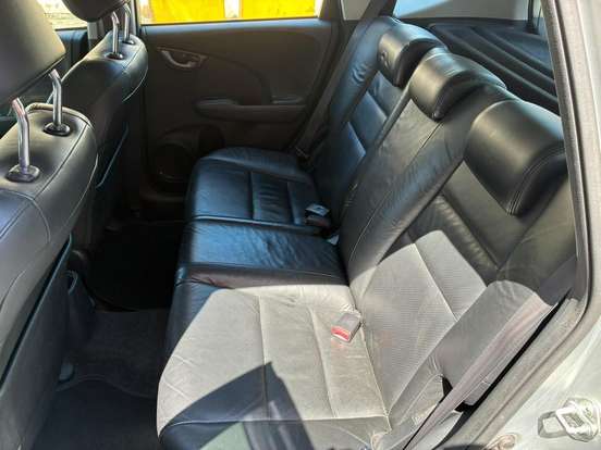 HONDA-FIT-2009