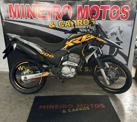 HONDA-XRE 300-2017