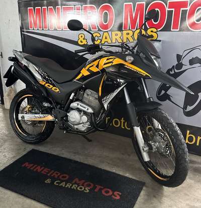 HONDA-XRE 300-2017
