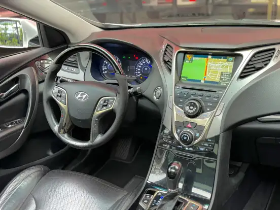 HYUNDAI-AZERA-3.0 MPFI GLS V6 24V GASOLINA 4P AUTOMÁTICO HYUNDAI-AZERA-2012