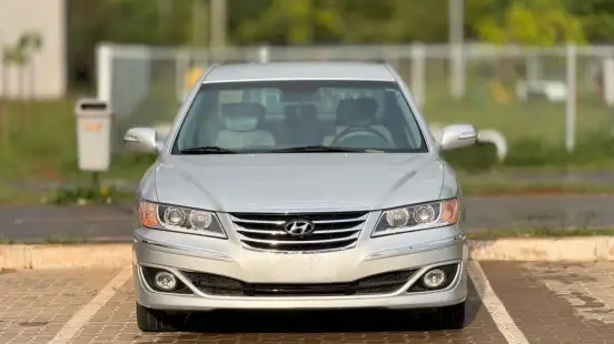 HYUNDAI-AZERA-3.3 MPFI GLS SEDAN V6 24V GASOLINA 4P AUTOMÁTICO HYUNDAI-AZERA-2010