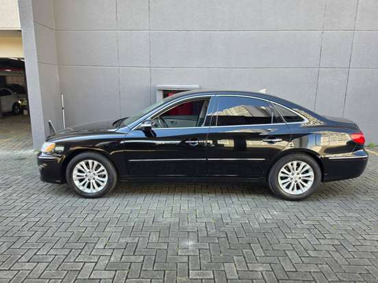 HYUNDAI-AZERA-2010