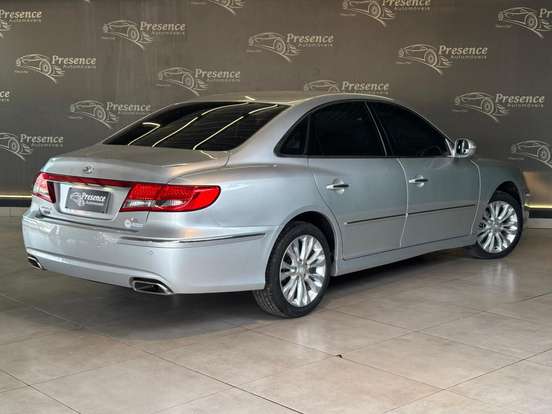 HYUNDAI-AZERA-3.3 MPFI GLS SEDAN V6 24V GASOLINA 4P AUTOMÁTICO HYUNDAI-AZERA-2010