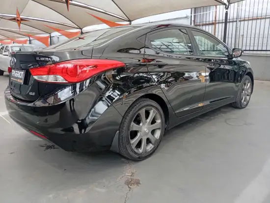 HYUNDAI-ELANTRA-2011