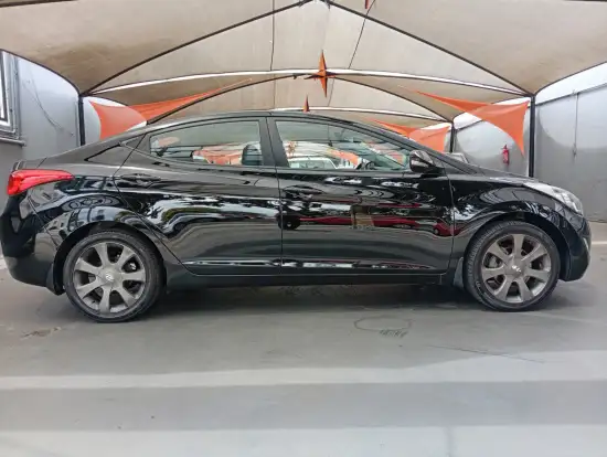 HYUNDAI-ELANTRA-2011